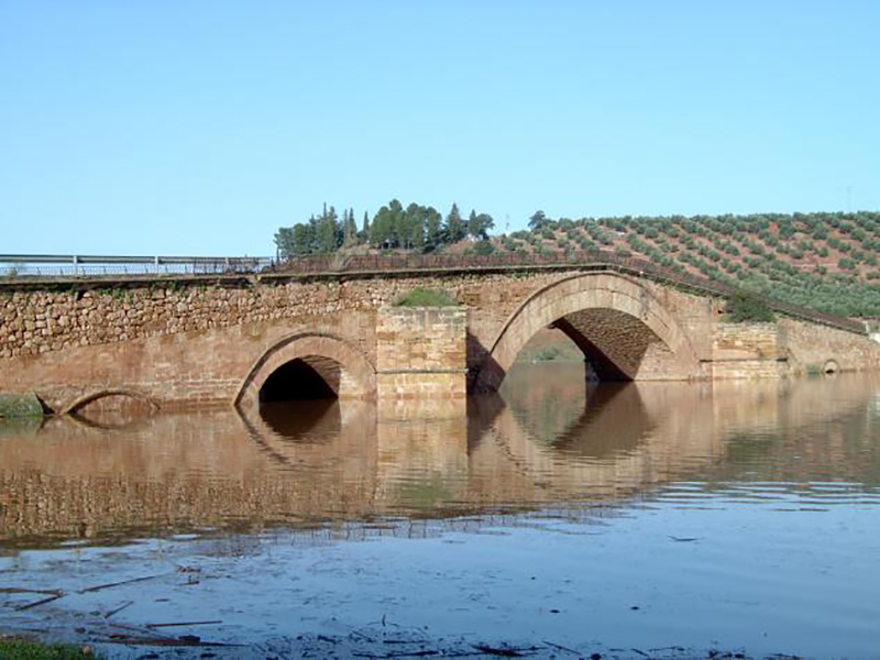 Imagen de un puente romano de Jaén